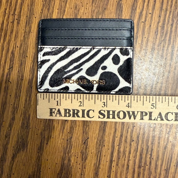 Michael Kors Haircalf Animal Print Crossbody Bag & Matching Card Holder Set - Picture 10 of 10